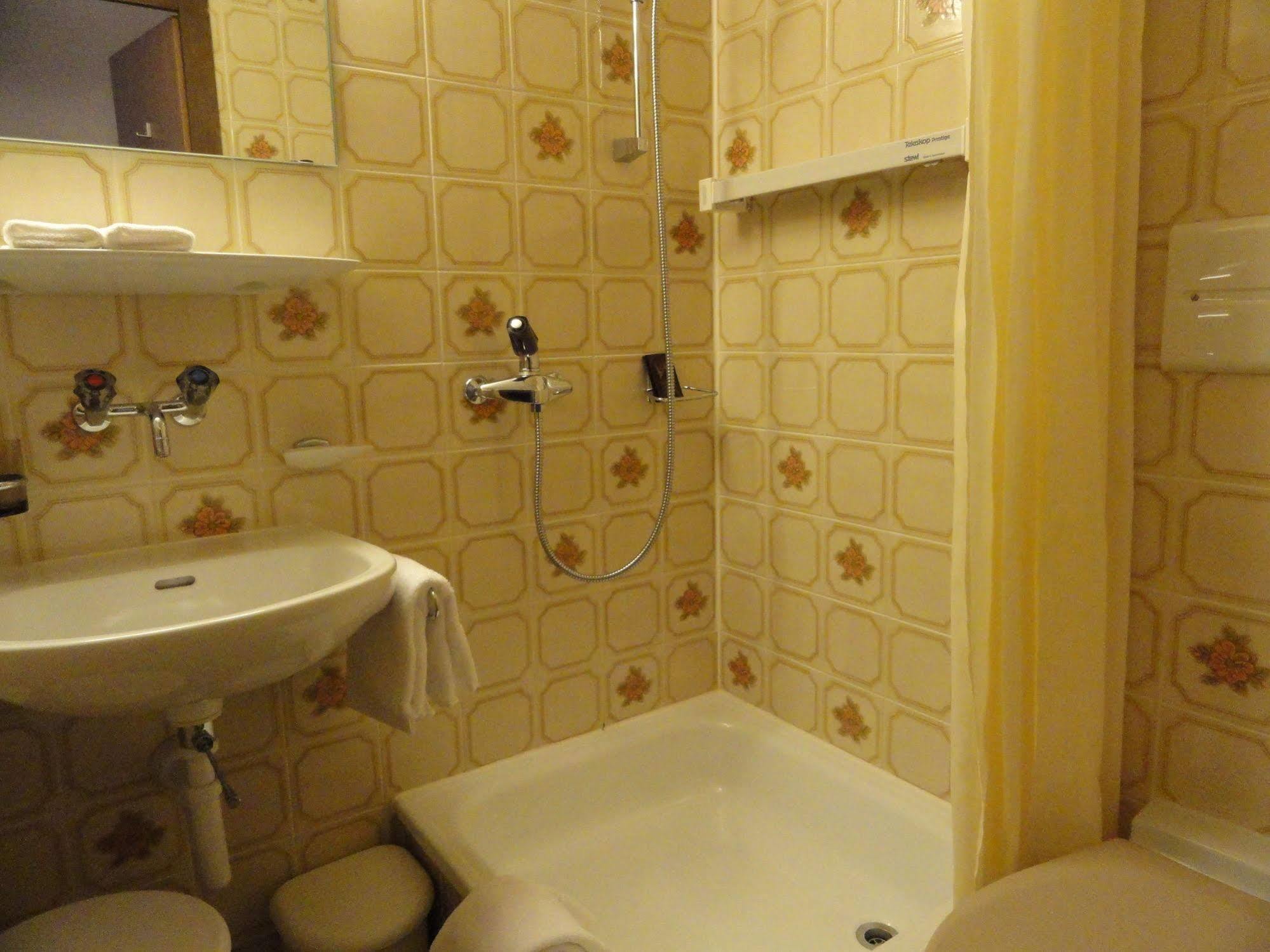 Hotel Alpenruhe - Vintage Design Hotel เวงเงน ภายนอก รูปภาพ